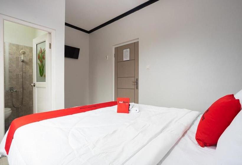 Pansiyon Reddoorz Near Botani Square Mall