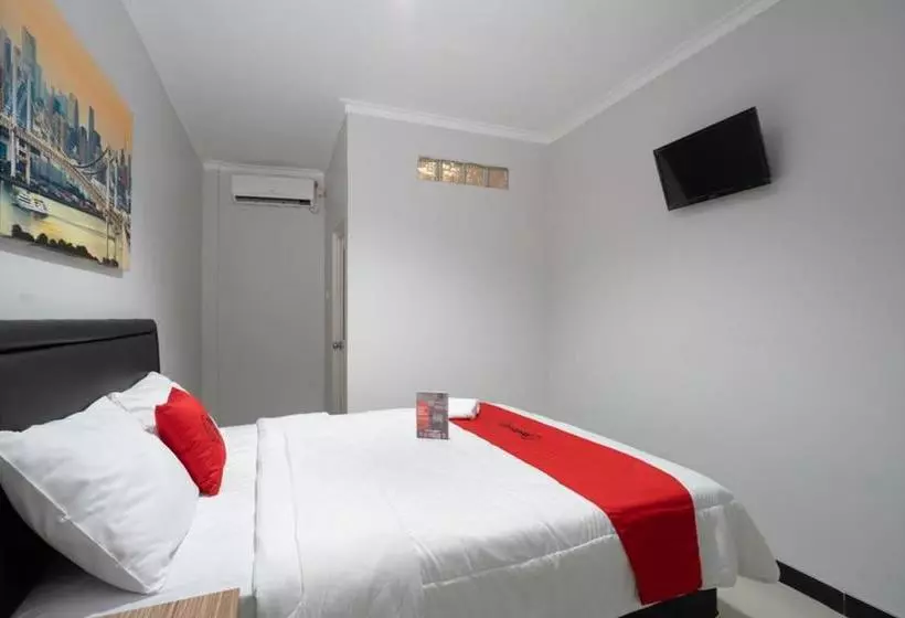 Majatalo Reddoorz Near Botani Square Mall