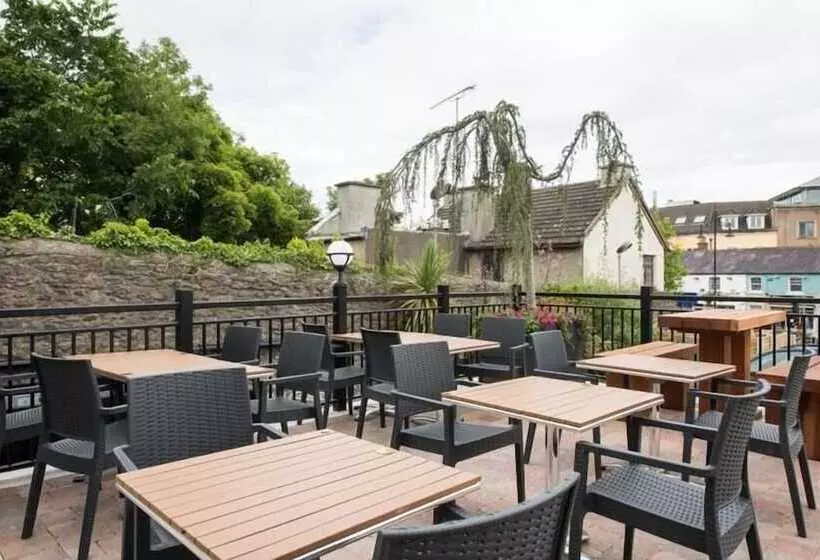 The Old Borough Hotel   Wetherspoon