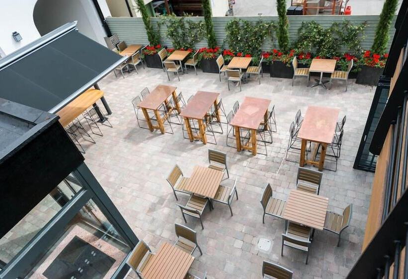 The Old Borough Hotel   Wetherspoon