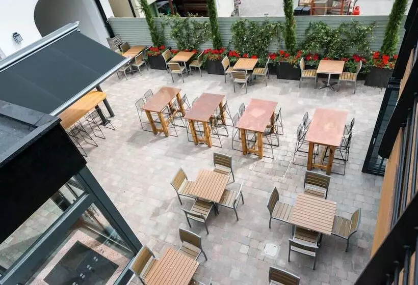 The Old Borough Hotel   Wetherspoon