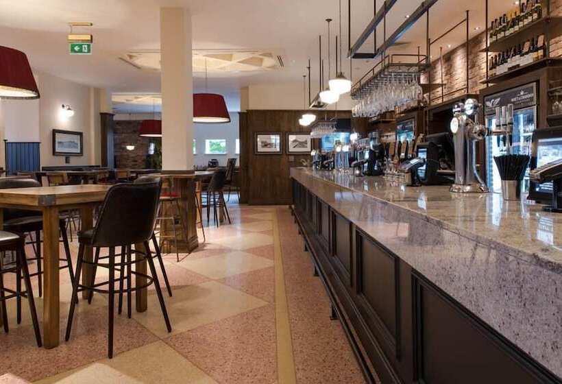 The Old Borough Hotel   Wetherspoon