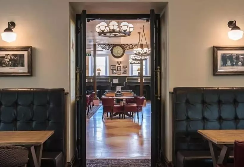 The Old Borough Hotel   Wetherspoon