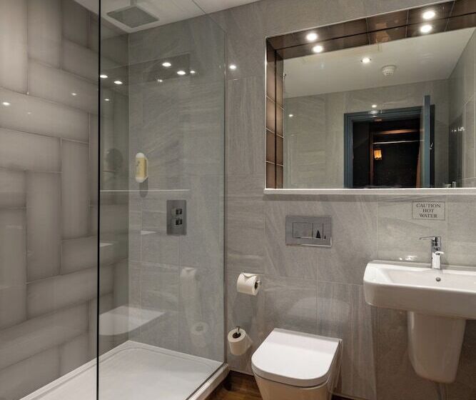 The Old Borough Hotel   Wetherspoon