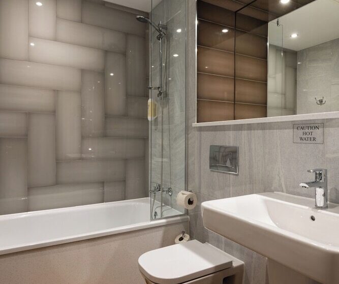 The Old Borough Hotel   Wetherspoon