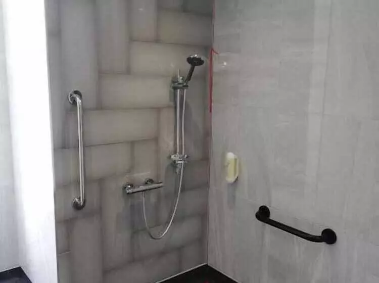 The Old Borough Hotel   Wetherspoon