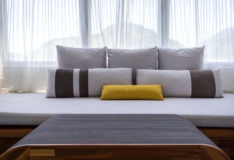 هاستل Brighthouse