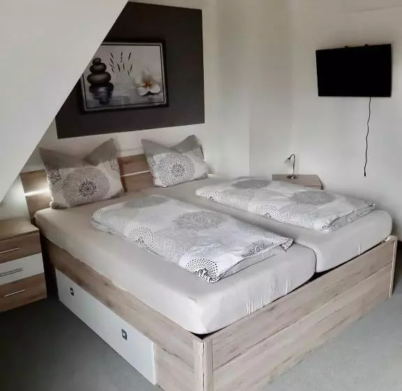 Retkeilymaja Gästehaus Dietrich