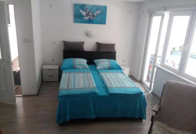 تختخواب و صبحانه Rzav