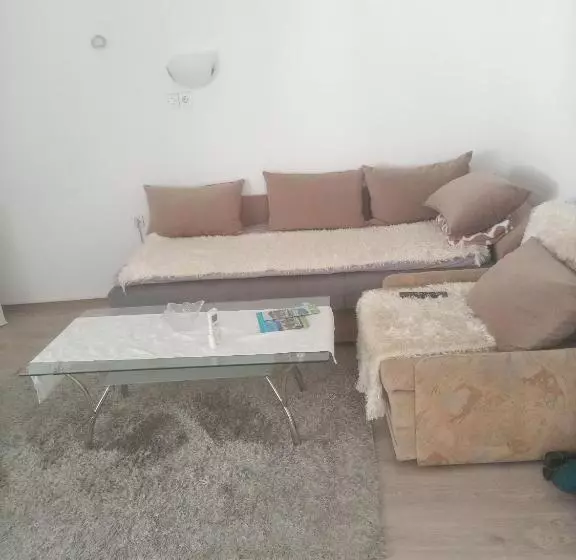 تختخواب و صبحانه Rzav