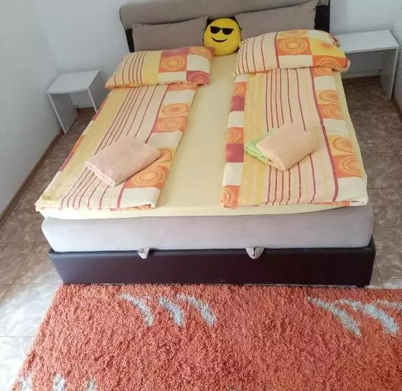 تختخواب و صبحانه Rzav