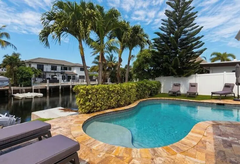Coral Current By Avantstay Private Pool + Pool Table + Al Fresco Dining Canal Front + Boating