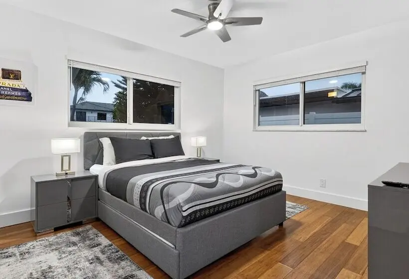 Coral Current By Avantstay Private Pool + Pool Table + Al Fresco Dining Canal Front + Boating