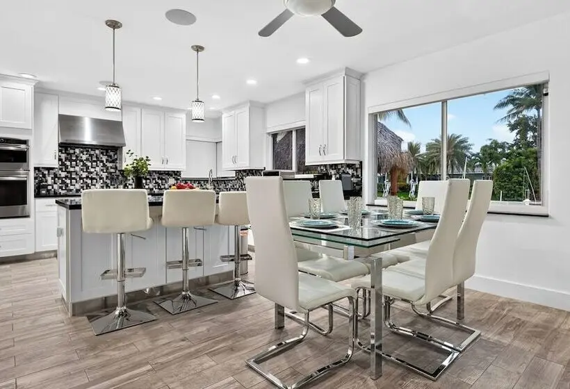 Coral Current By Avantstay Private Pool + Pool Table + Al Fresco Dining Canal Front + Boating