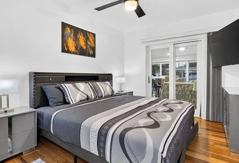 Coral Current By Avantstay Private Pool + Pool Table + Al Fresco Dining Canal Front + Boating