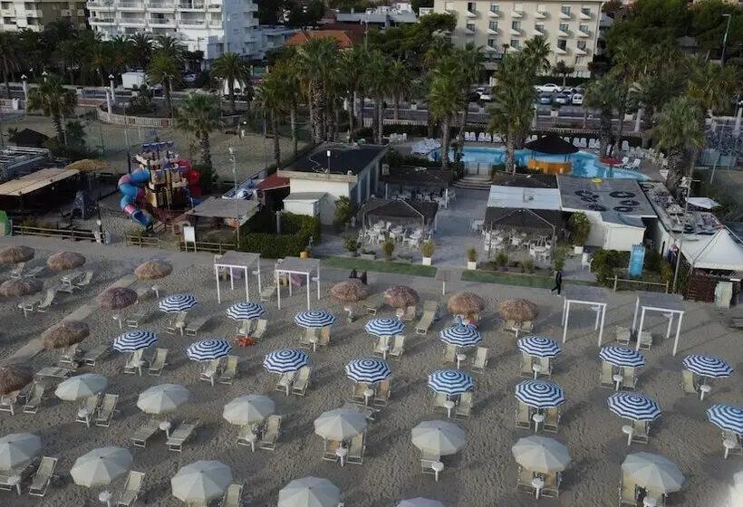 ホテル Hotiday Room Collection   Giulianova