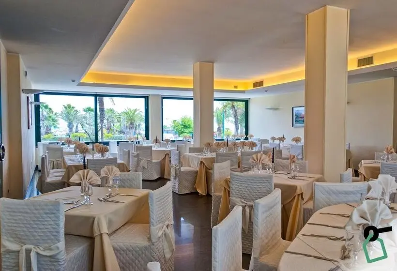 ホテル Hotiday Room Collection   Giulianova