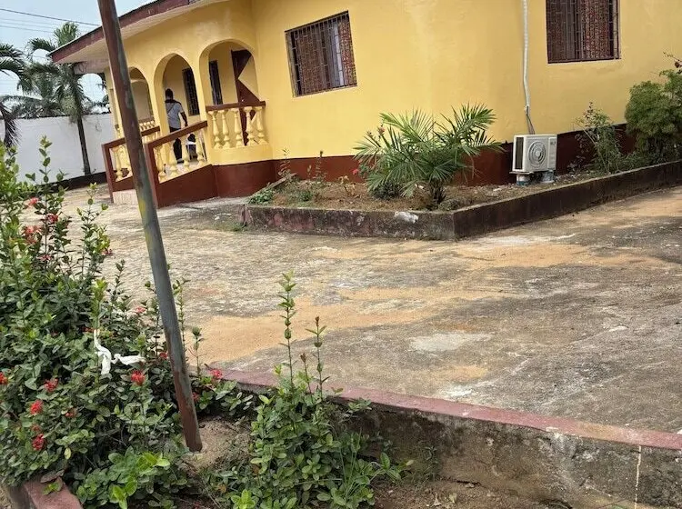 پانسیون Bonawu Awesome House