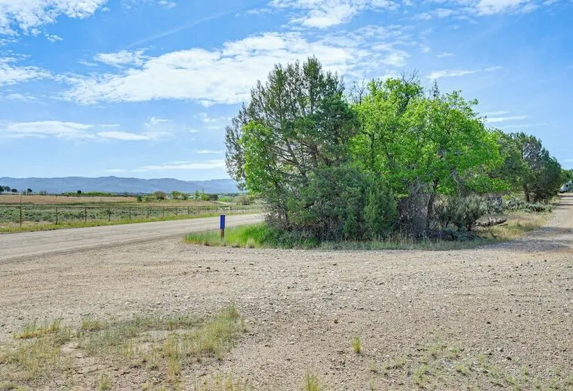 Quiet Porch & Deck! Dog Friendly Home Near Durango
