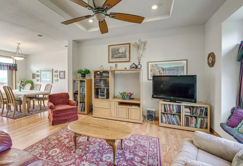 Quiet Porch & Deck! Dog Friendly Home Near Durango