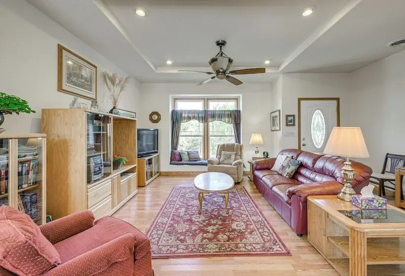 Quiet Porch & Deck! Dog Friendly Home Near Durango