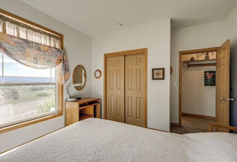 Quiet Porch & Deck! Dog Friendly Home Near Durango