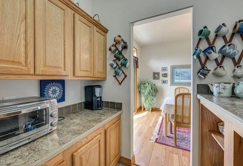 Quiet Porch & Deck! Dog Friendly Home Near Durango