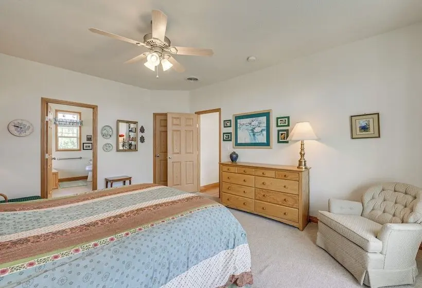 Quiet Porch & Deck! Dog Friendly Home Near Durango