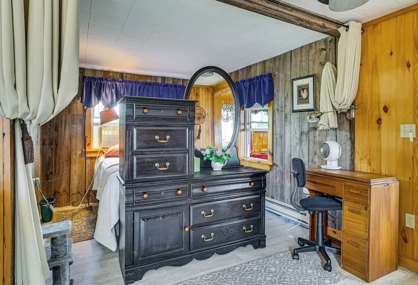 Sunset Views & Deck: Lake Champlain Cottage!
