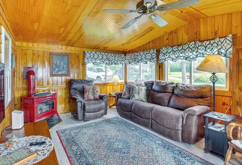 Sunset Views & Deck: Lake Champlain Cottage!