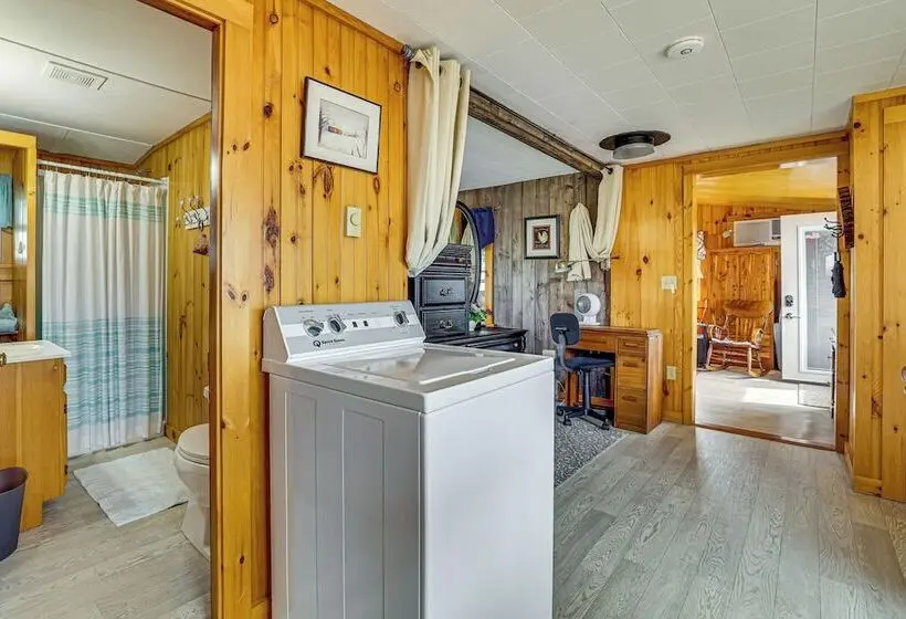 Sunset Views & Deck: Lake Champlain Cottage!