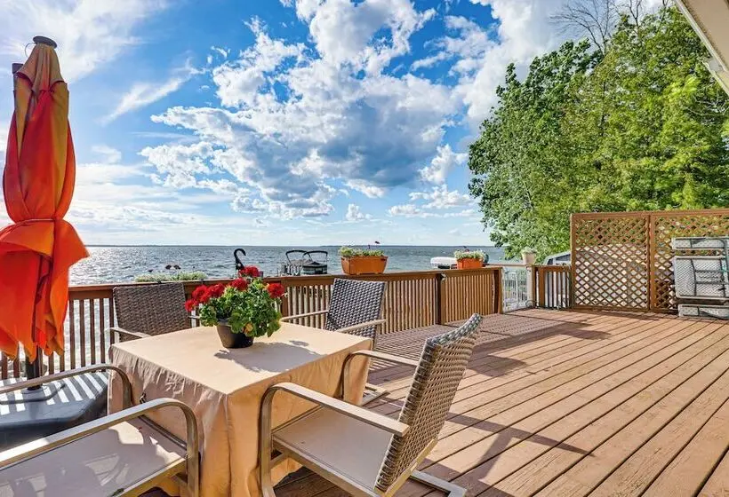 Sunset Views & Deck: Lake Champlain Cottage!