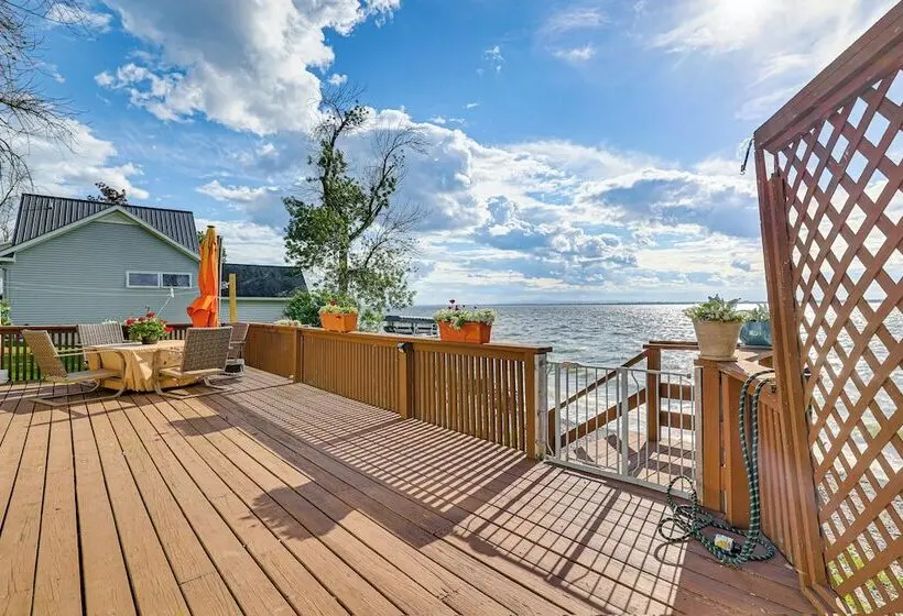 Sunset Views & Deck: Lake Champlain Cottage!