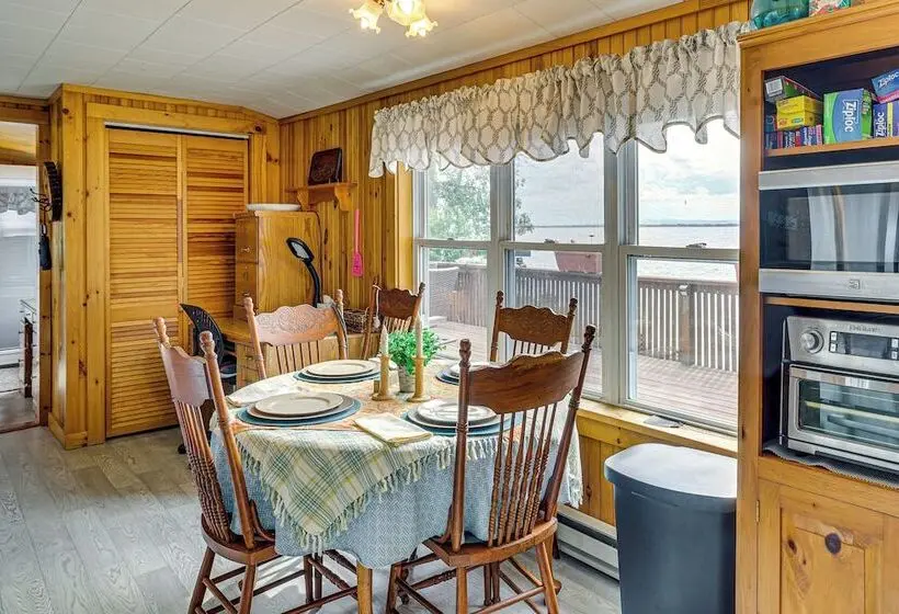 Sunset Views & Deck: Lake Champlain Cottage!