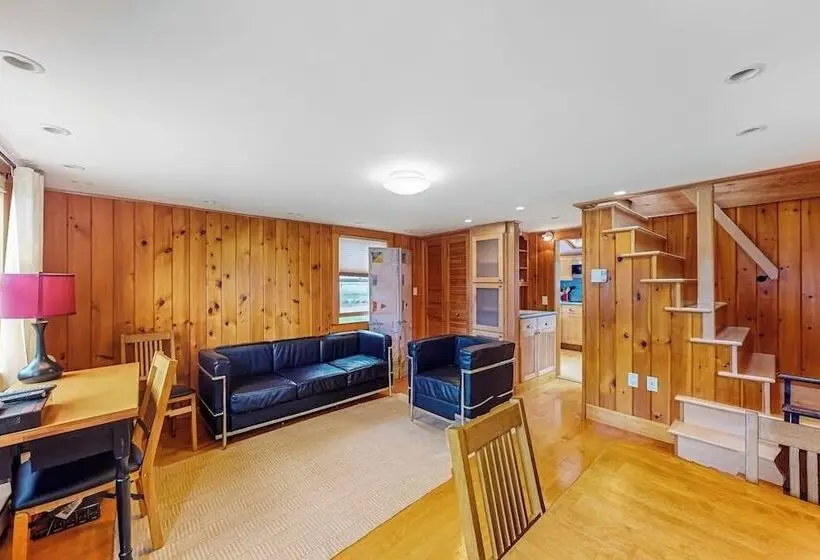 Well Equipped Cottage With Modern Touches, Wifi, Gas Grill, & Beautiful Views