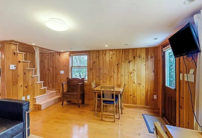 Well Equipped Cottage With Modern Touches, Wifi, Gas Grill, & Beautiful Views