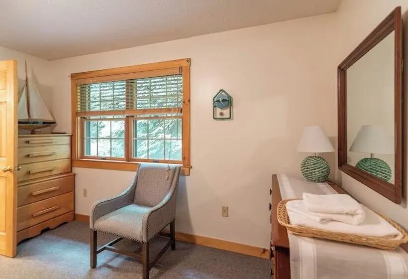 Gorgeous Lakefront Home W/ Dock, Canoe, Kayaks & Lake/forest Views