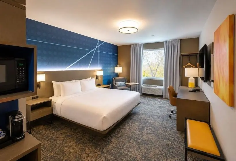 Hotelli Comfort Inn & Suites