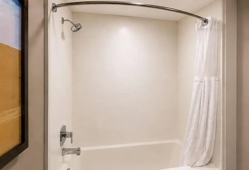 Hotelli Comfort Inn & Suites