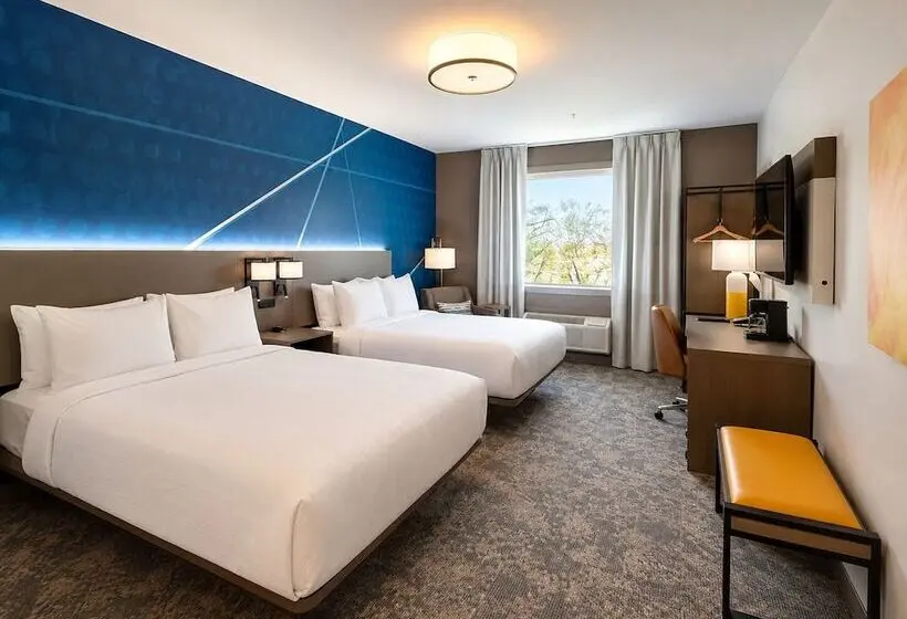 Hotelli Comfort Inn & Suites