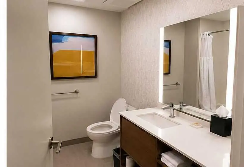 Hotelli Comfort Inn & Suites