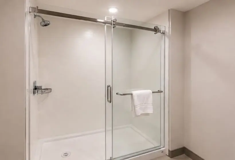 Hotelli Comfort Inn & Suites