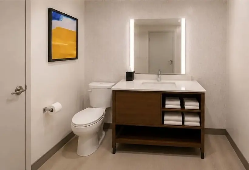 Hotelli Comfort Inn & Suites