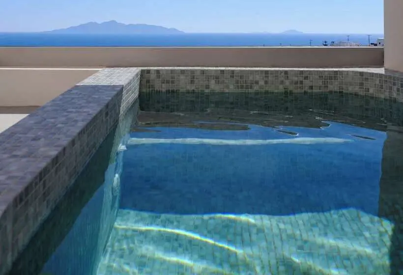 Majatalo Eteo Santorini Luxury Suites