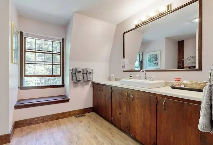 Romley House Deck & New Luxe Kitchen Near Boothbay Harbor