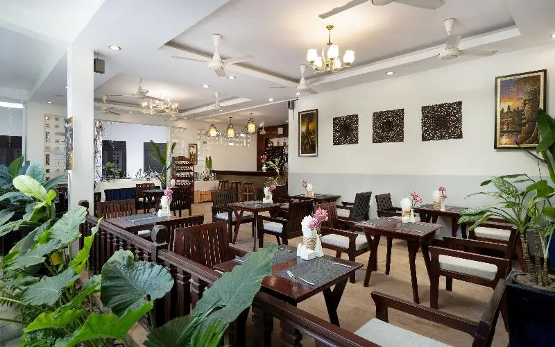 هتل The Moon Residence & Spa