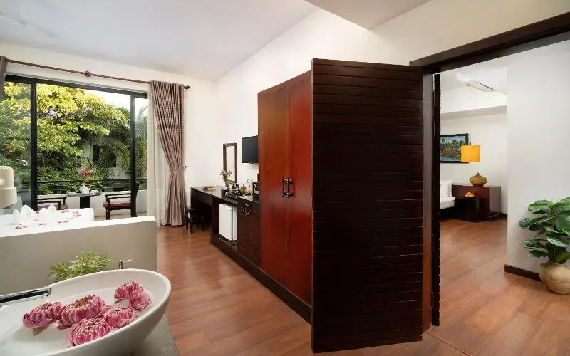 هتل The Moon Residence & Spa