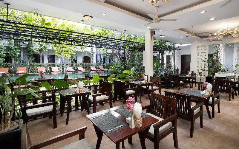 هتل The Moon Residence & Spa