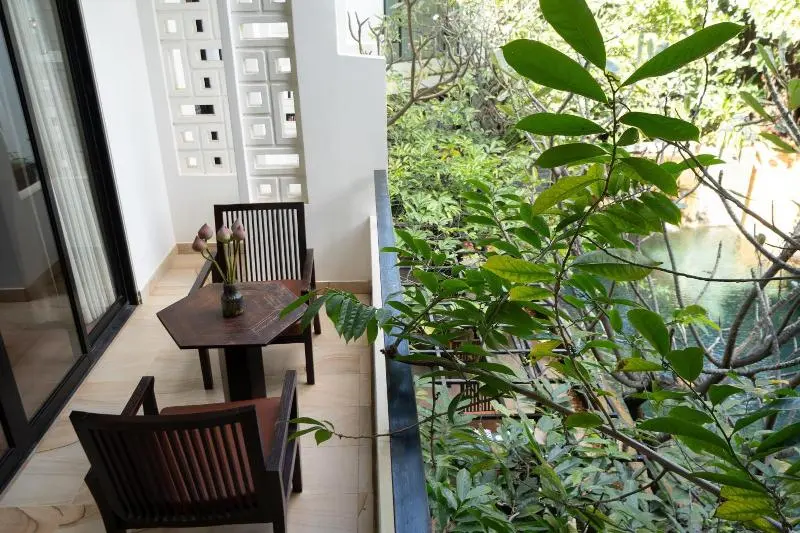 هتل The Moon Residence & Spa