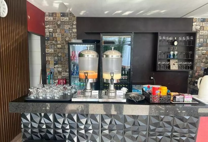 ユースホステル Royal Hotel E Gastronomia   Apt Particular